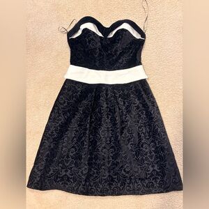 Chic Vintage Strapless Black and White Velvet Dress - 50s style